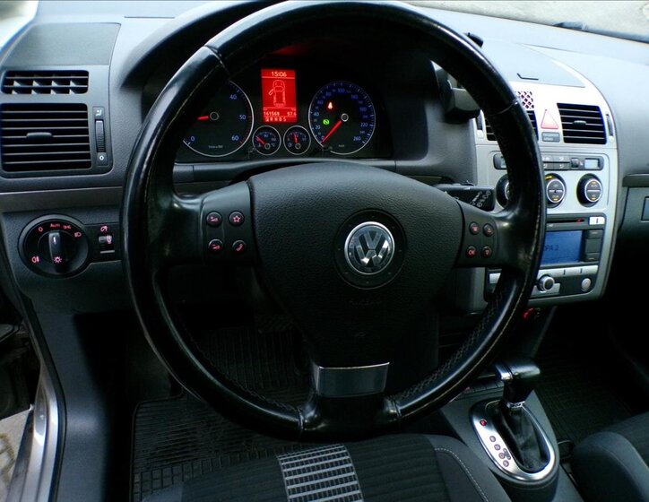 Volkswagen Touran 16