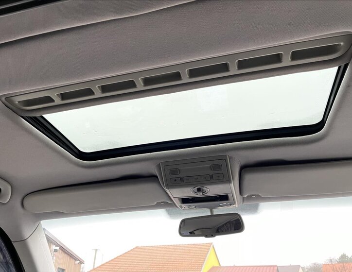 Volkswagen Multivan 12