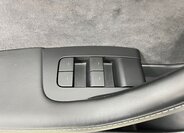 Tesla Model 3 Sedan / Limuzína 0,0 239 kw