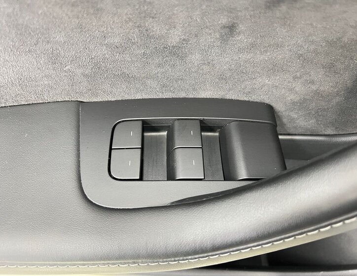 Tesla Model 3 Sedan / Limuzína 0,0 239 kw