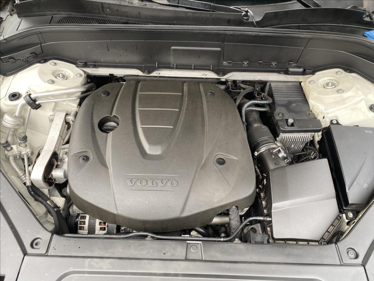 Volvo XC90 SUV / Terénní 2,0 l 173 kw