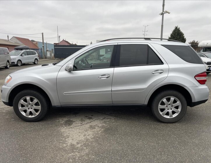 Mercedes-Benz Třídy M SUV 3,5 l 200 kw