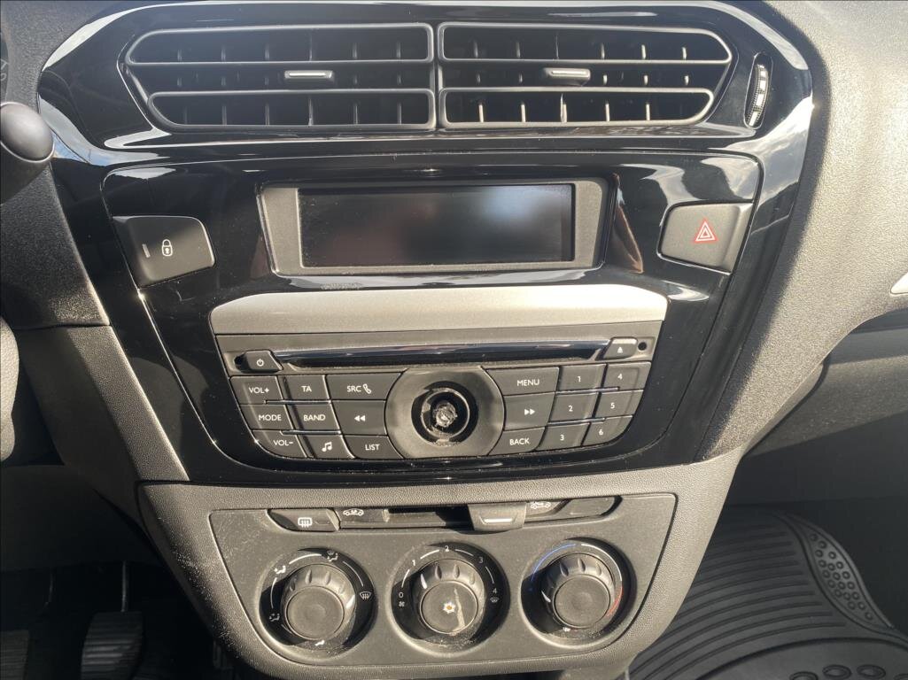 Peugeot 301 Sedan 1,2 l 53 kw