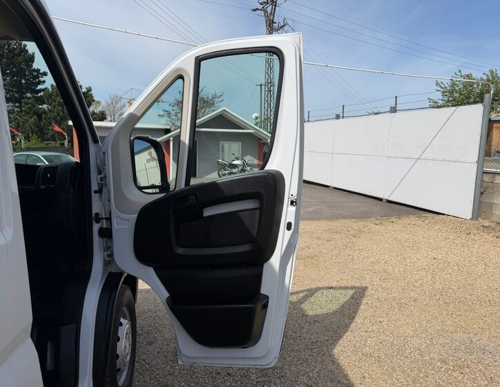 Opel Movano Skříň 2,2 l 121 kw