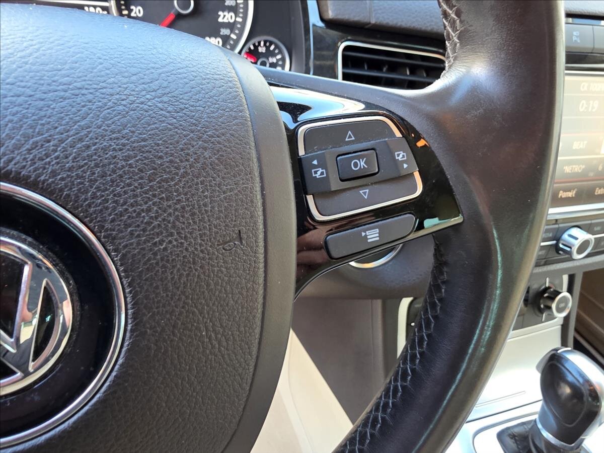 Volkswagen Touareg SUV / Terénní 4,1 l 250 kw