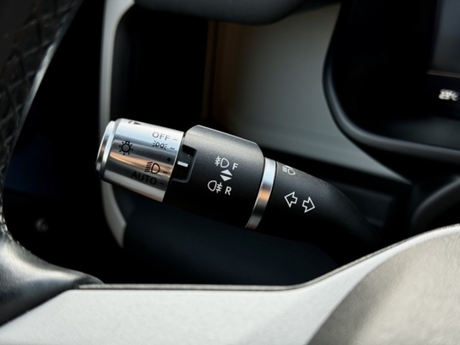 Land Rover Defender 28