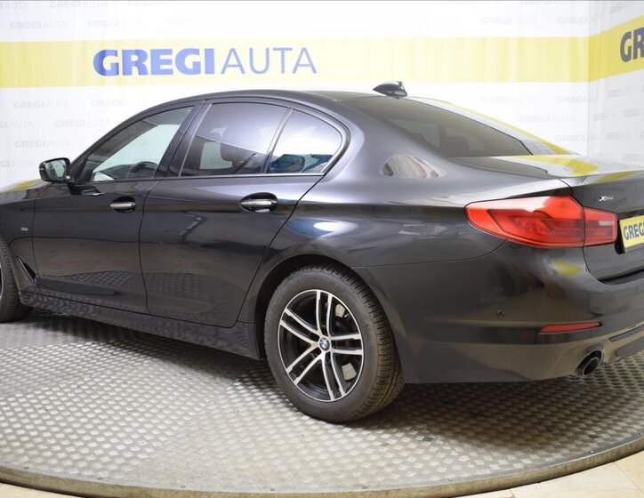 BMW Řada 5 Sedan / Limuzína 3,0 l 195 kw
