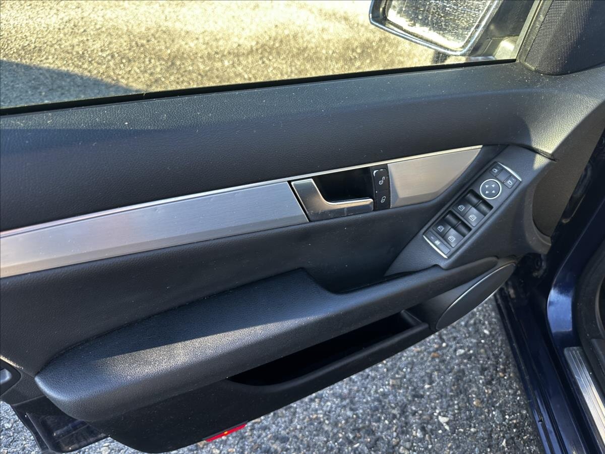 Mercedes-Benz Třídy C Kombi 2,1 l 100 kw