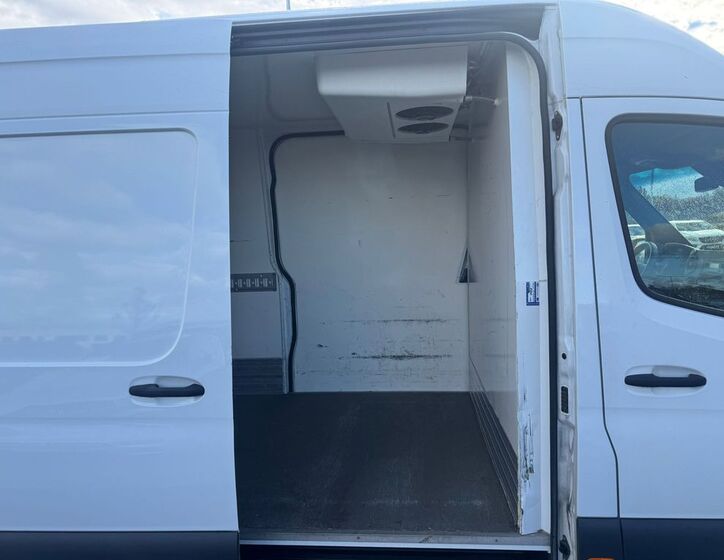 Mercedes-Benz Sprinter 16