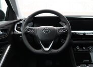 Opel Grandland SUV 1,2 l 96 kw
