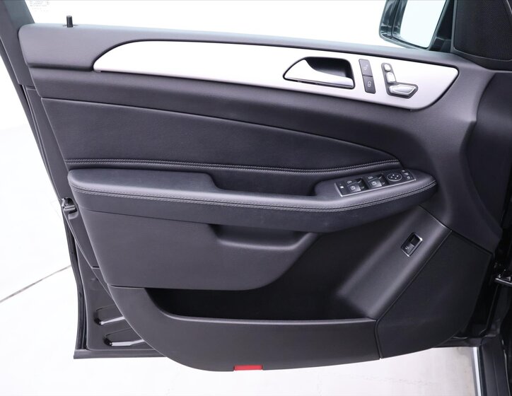 Mercedes-Benz GLE 12