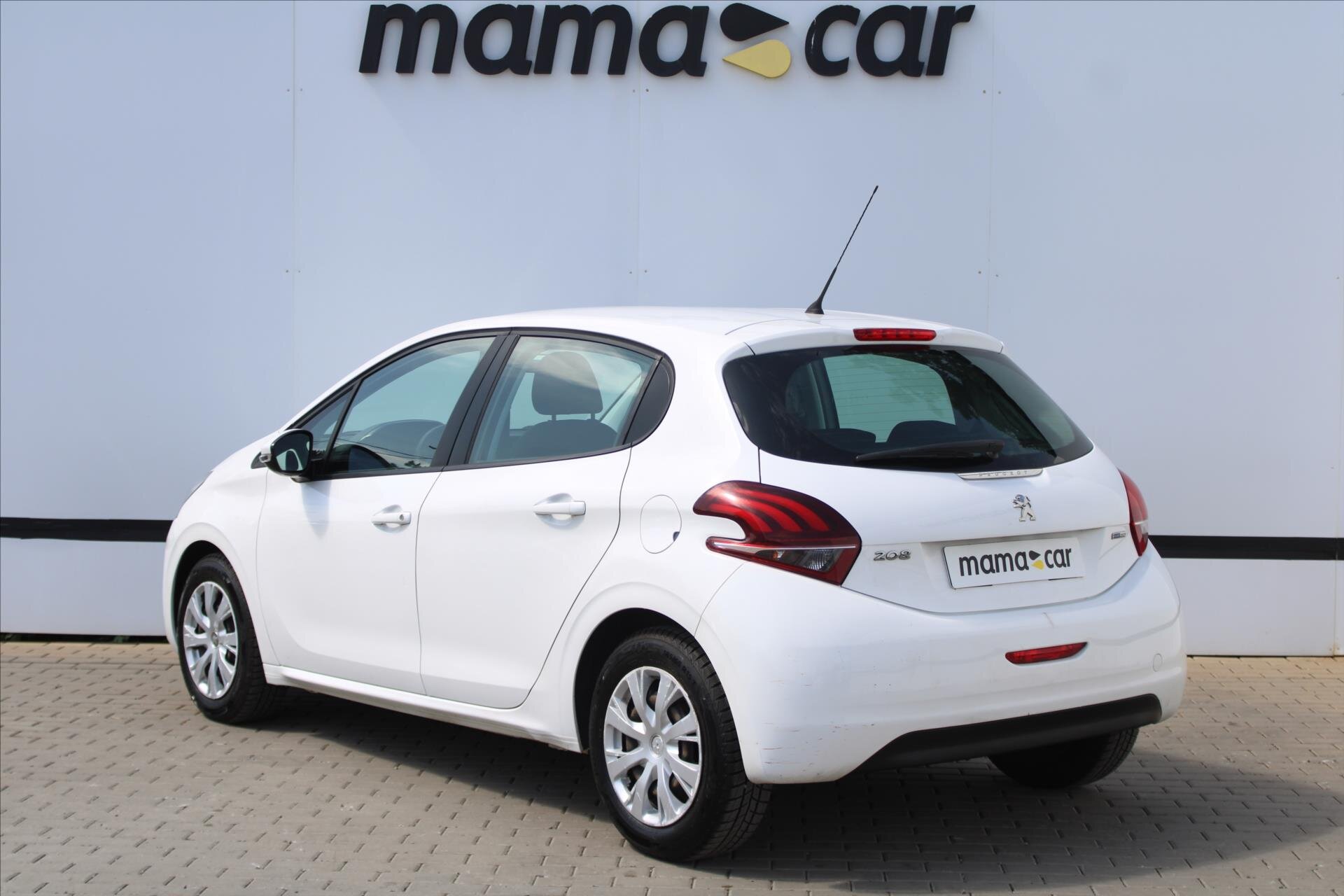 Peugeot 208 Hatchback 1,2 l 60 kw