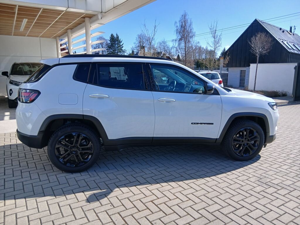 Jeep Compass SUV / Terénní 1,5 l 96 kw