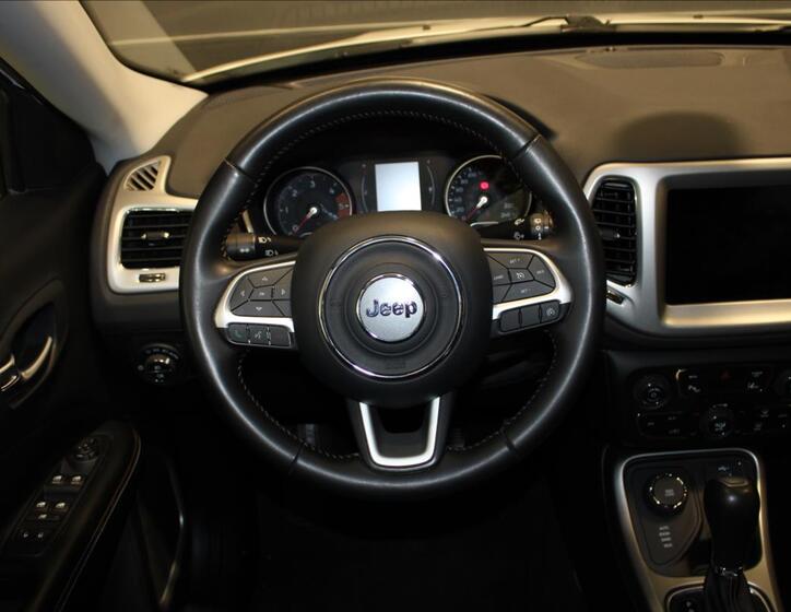 Jeep Compass 26