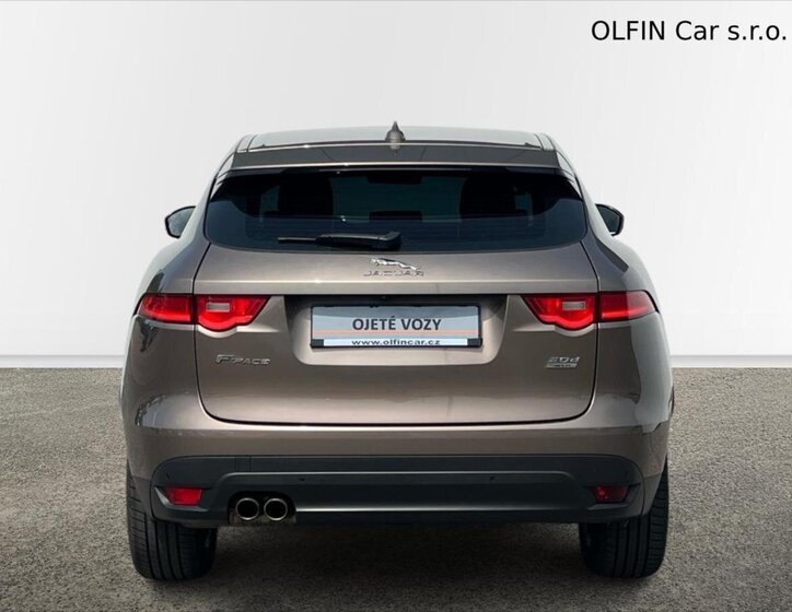Jaguar F-Pace Kombi 2,0 l 132 kw