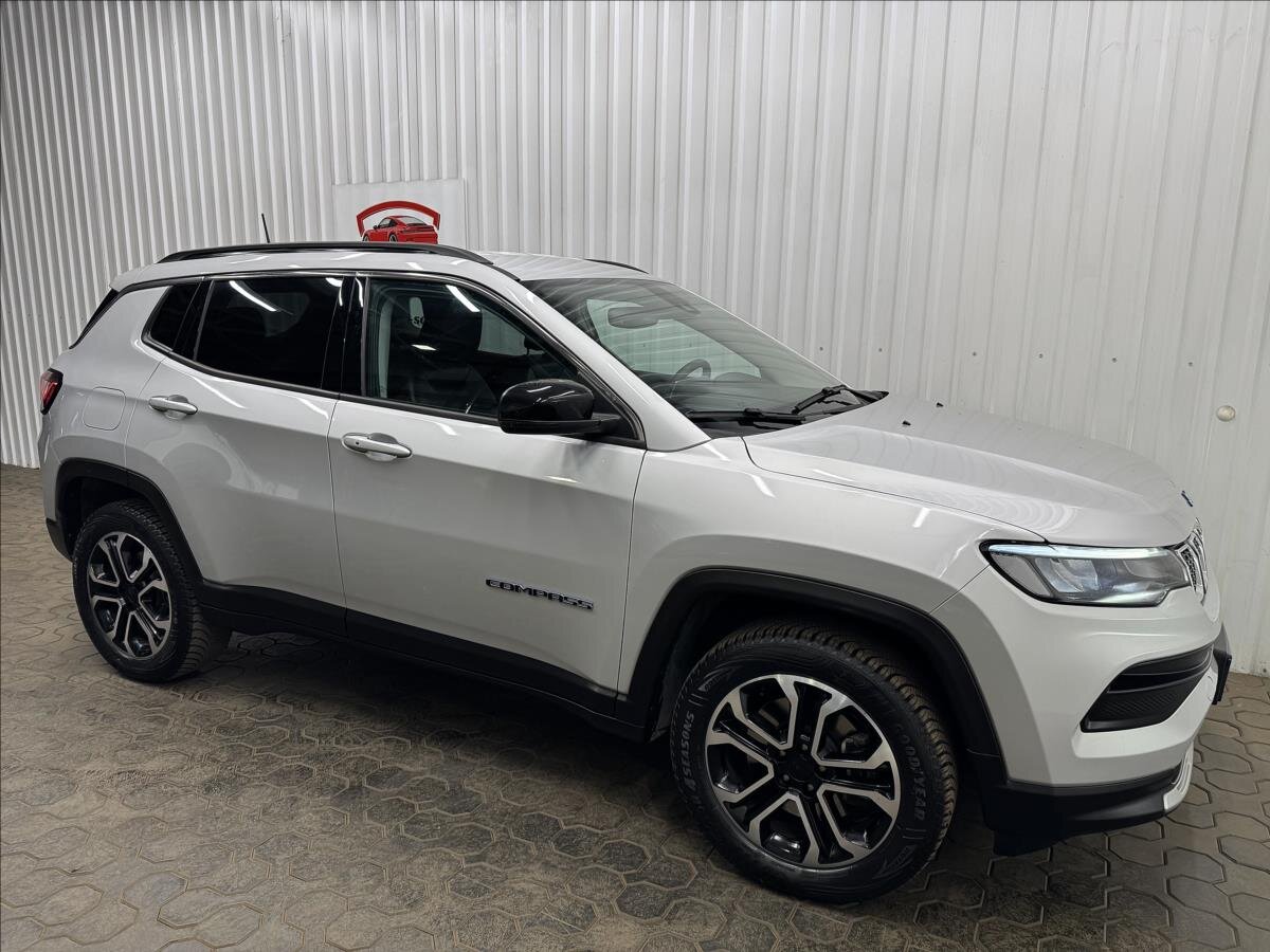 Jeep Compass SUV / Terénní 1,3 l 140 kw