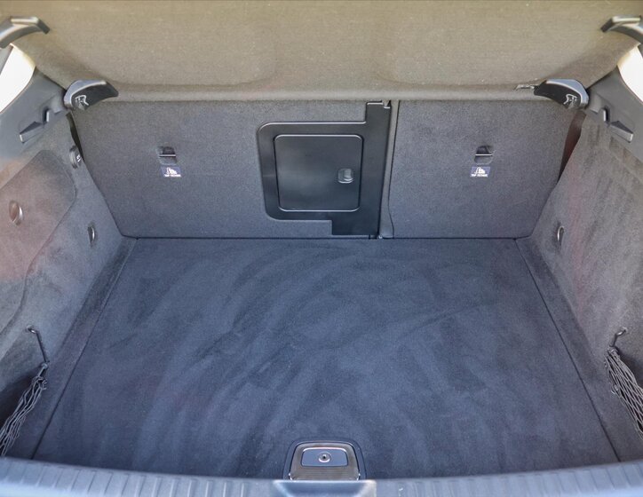 Mercedes-Benz GLA 10