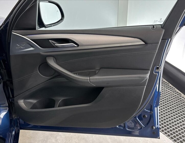 BMW X3 SUV / Terénní 2,0 l 140 kw