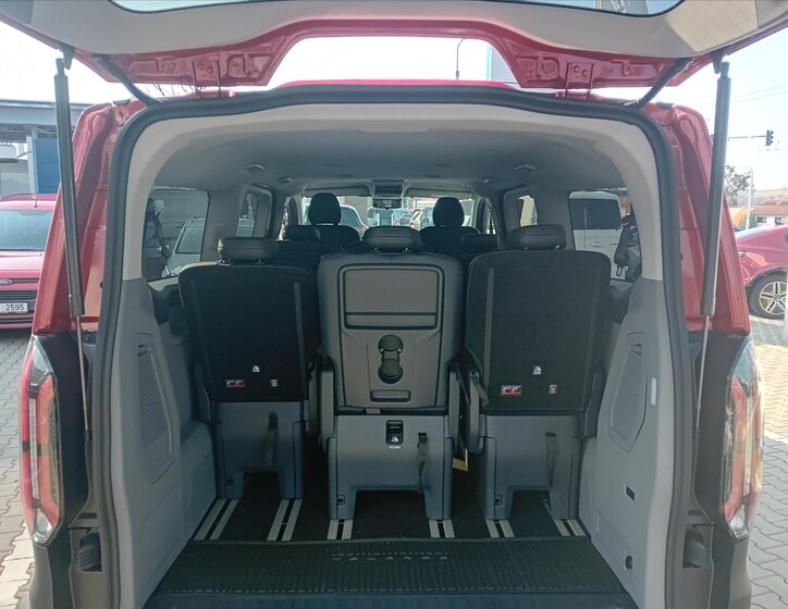 Ford Tourneo Custom Kombi 2,0 l 125 kw