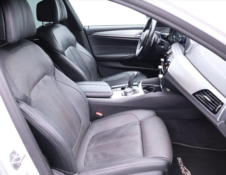 BMW Řada 5 Sedan / Limuzína 3,0 l 250 kw