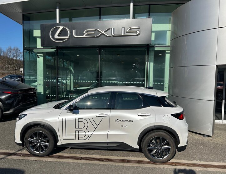 Lexus LBX Kombi 1,5 l 67 kw