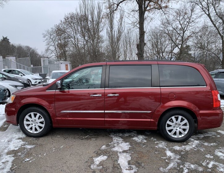 Chrysler Town & Country VAN-Minibus 3,6 l 211 kw