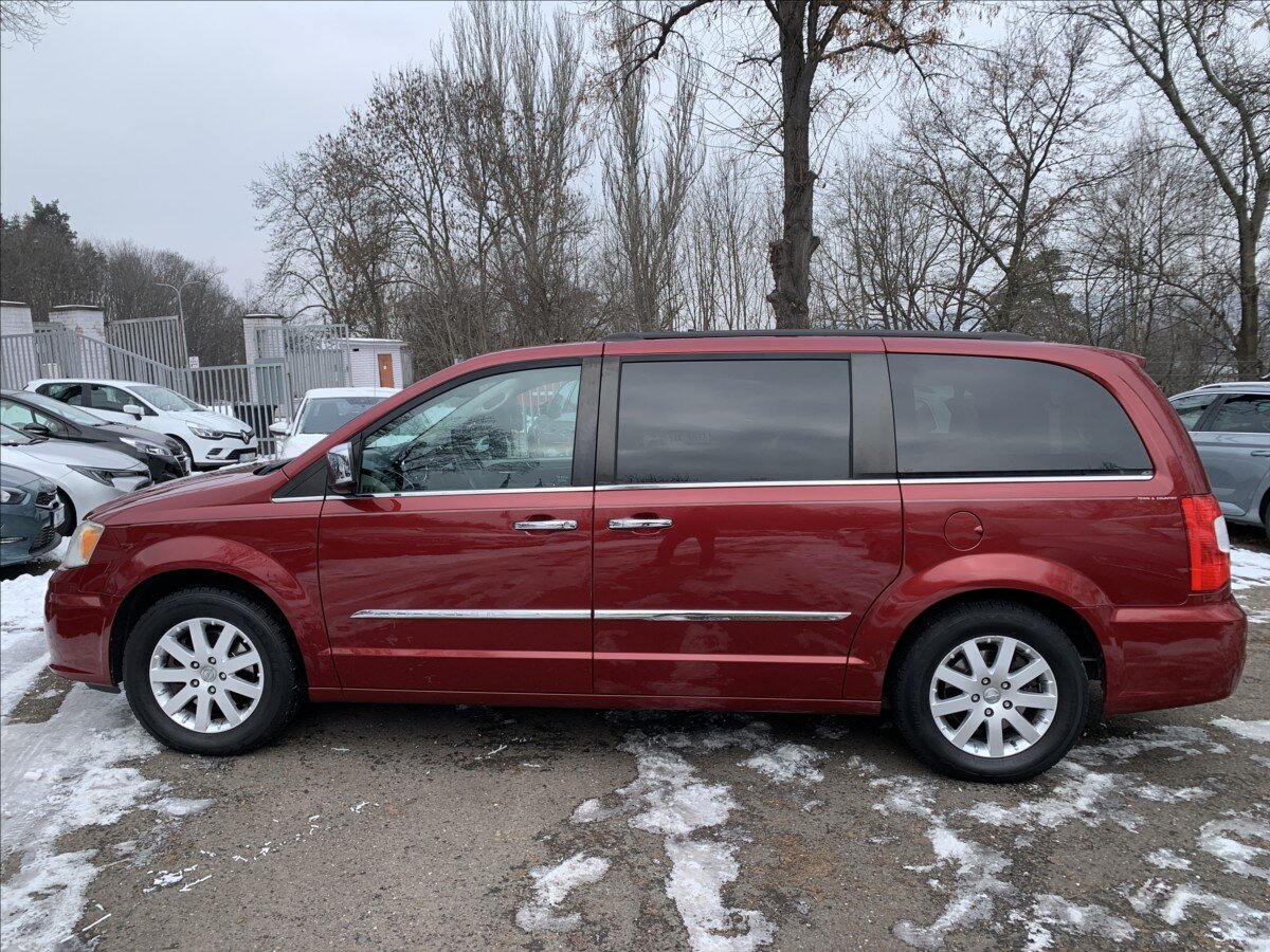 Chrysler Town & Country VAN-Minibus 3,6 l 211 kw