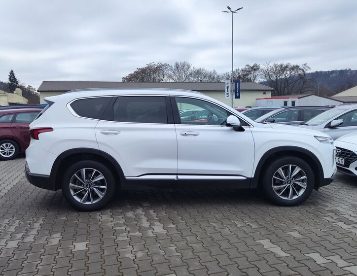 Hyundai Santa Fe SUV 2,0 l 110 kw