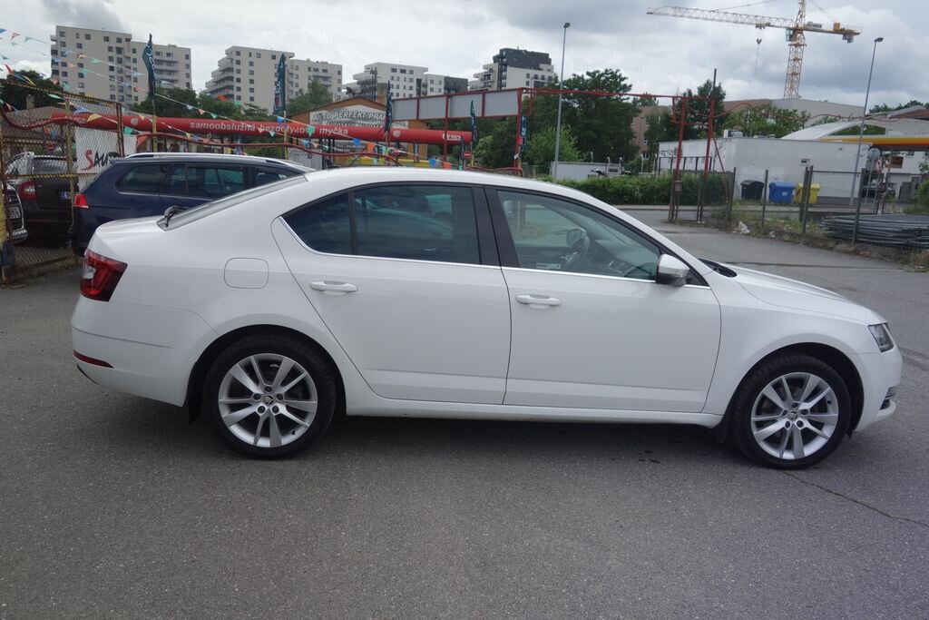 Škoda Octavia Sedan / Limuzína 2,0 l 110 kw