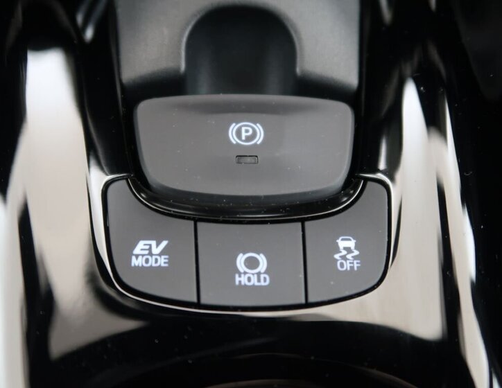 Toyota C-HR SUV 1,8 l 72 kw