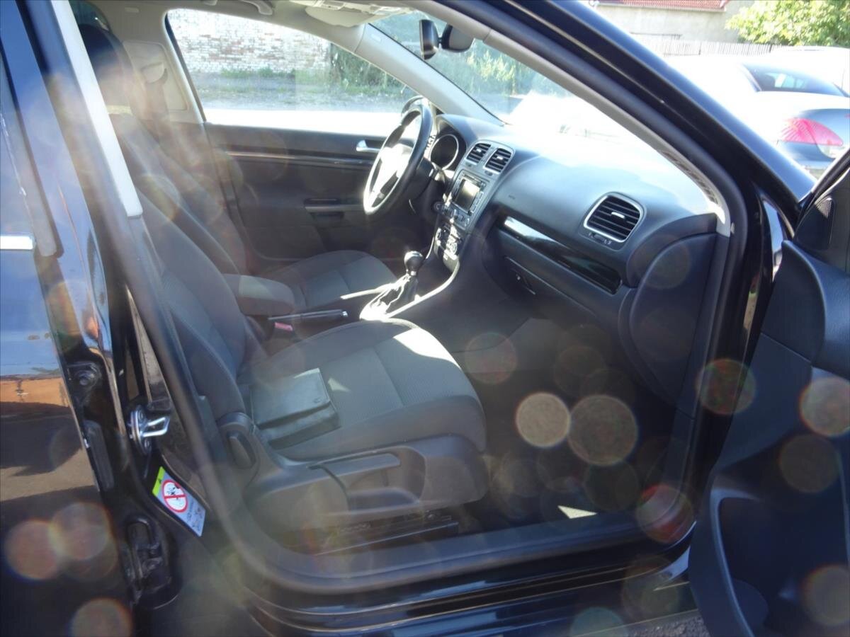 Volkswagen Golf Kombi 2,0 l 103 kw