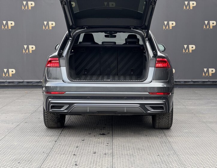 Audi Q8 SUV 3,0 l 210 kw