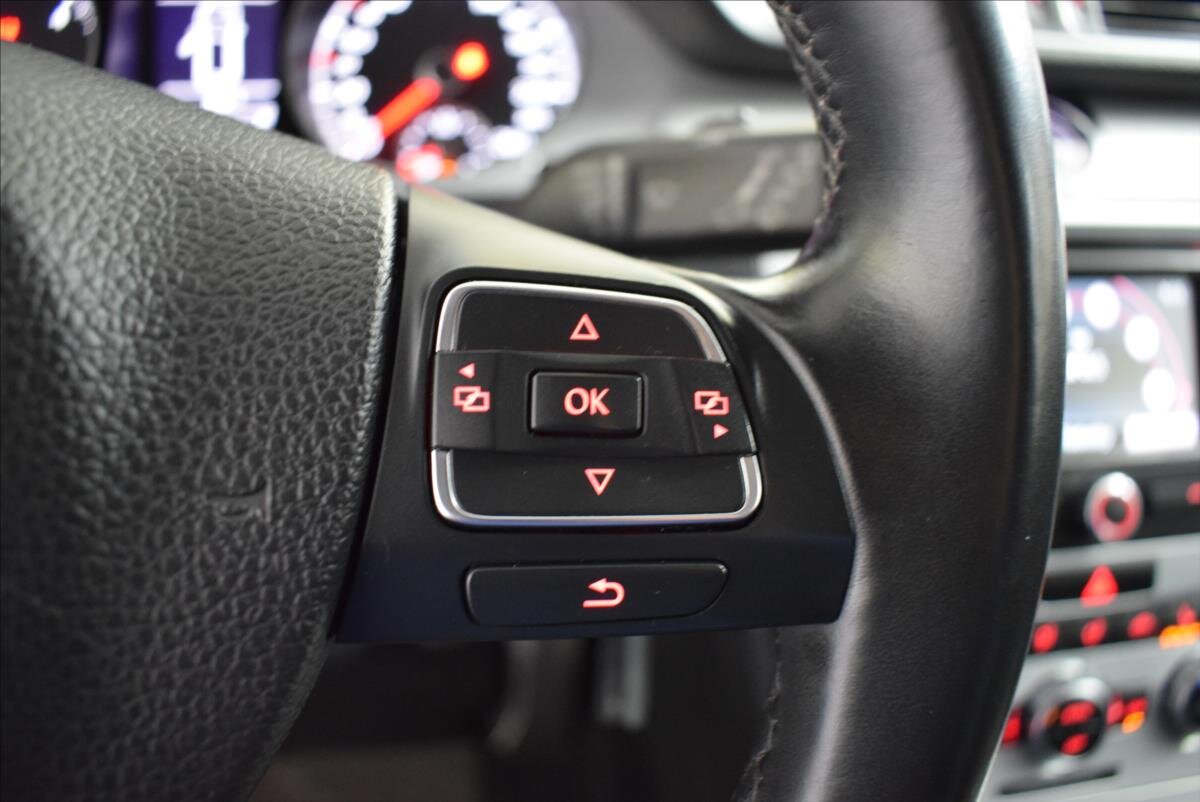 Volkswagen Passat Kombi 2,0 l 103 kw