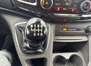 Ford Tourneo Custom 19