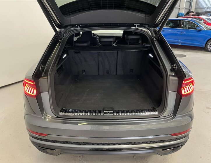 Audi Q8 27