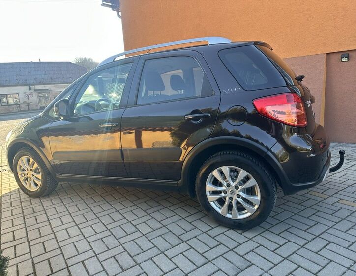 Suzuki SX4 8
