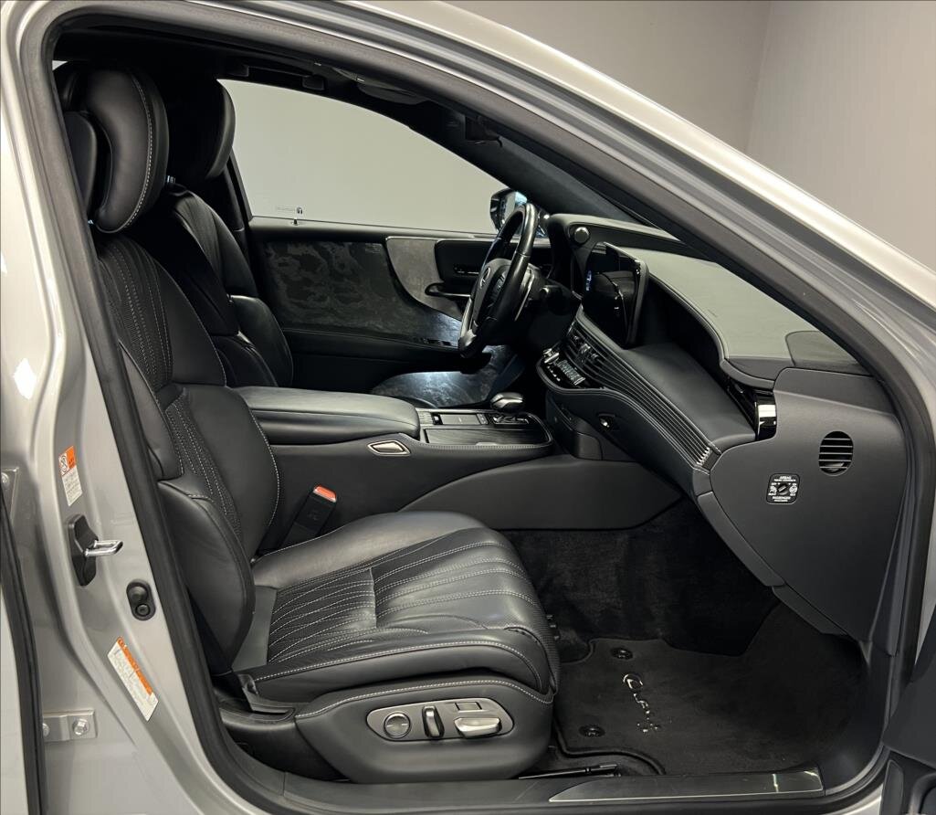 Lexus LS 500h Sedan / Limuzína 3,5 l 264 kw