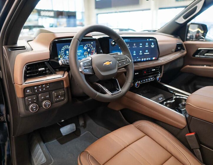 Chevrolet Suburban SUV 6,2 l 313 kw