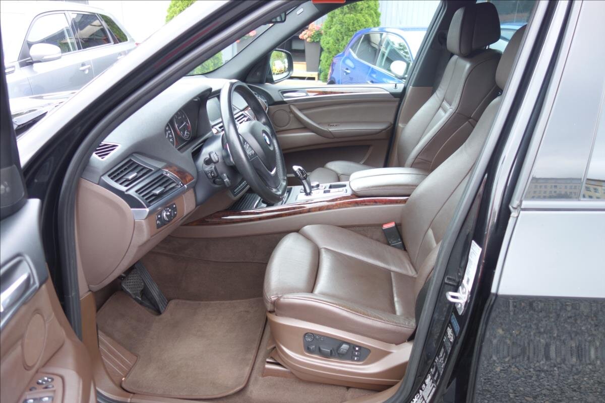 BMW X5 SUV 3,0 l 225 kw