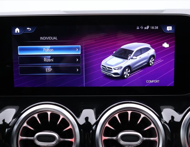 Mercedes-Benz GLA 33