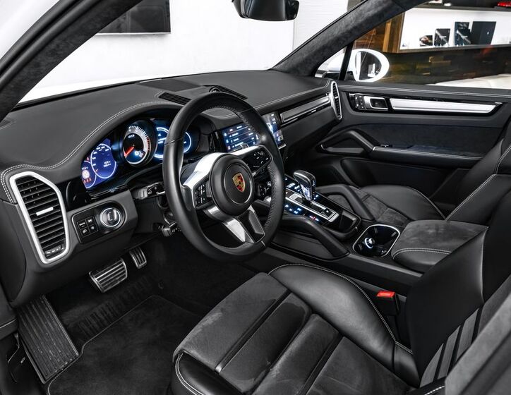 Porsche Cayenne SUV 4,0 l 338 kw