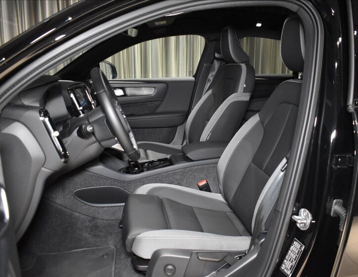 Volvo C40 SUV / Terénní 0,0 325 kw