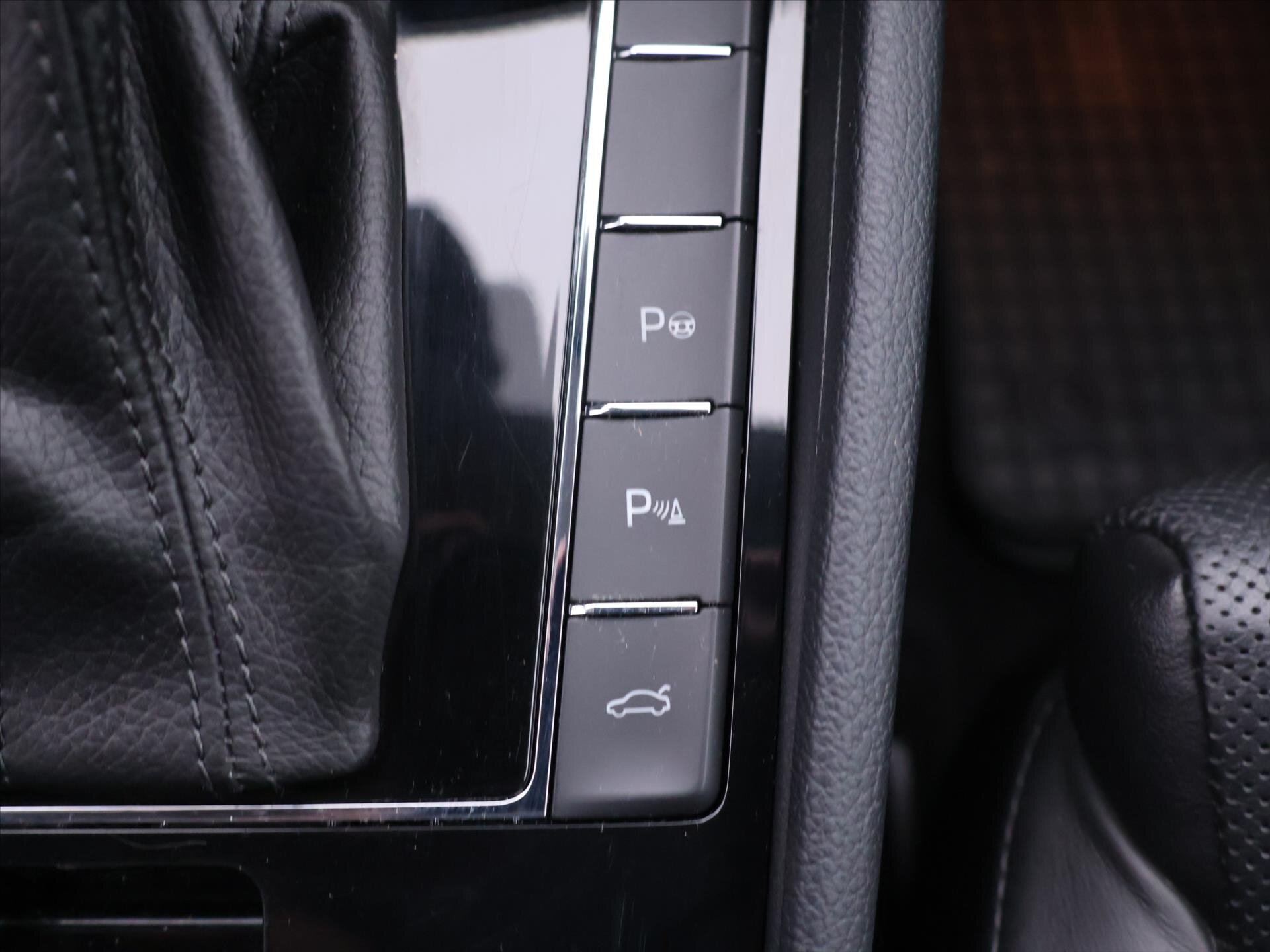 Škoda Superb Liftback 2,0 l 140 kw