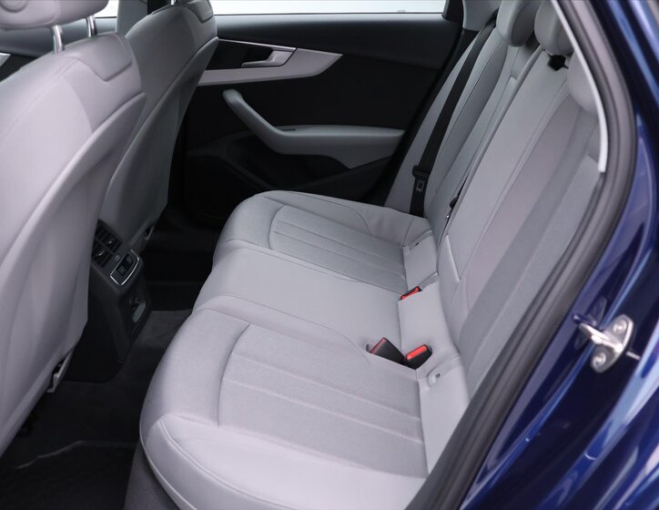 Audi A4 Sedan / Limuzína 2,0 l 120 kw