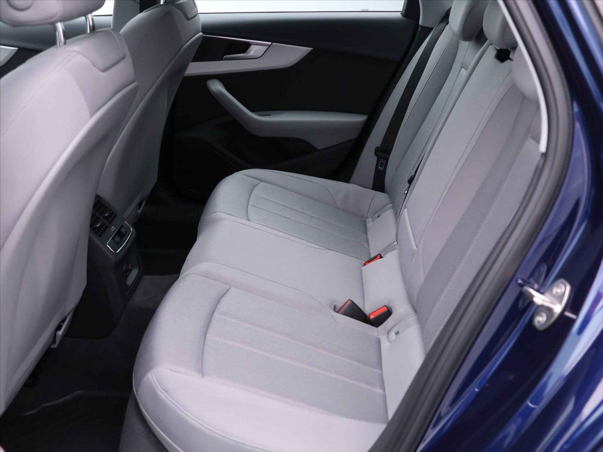 Audi A4 Sedan / Limuzína 2,0 l 120 kw