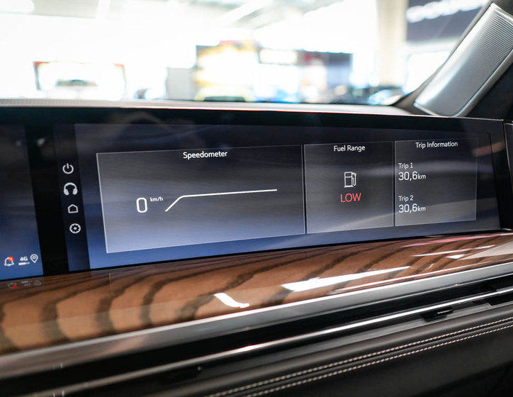 Cadillac Escalade 37