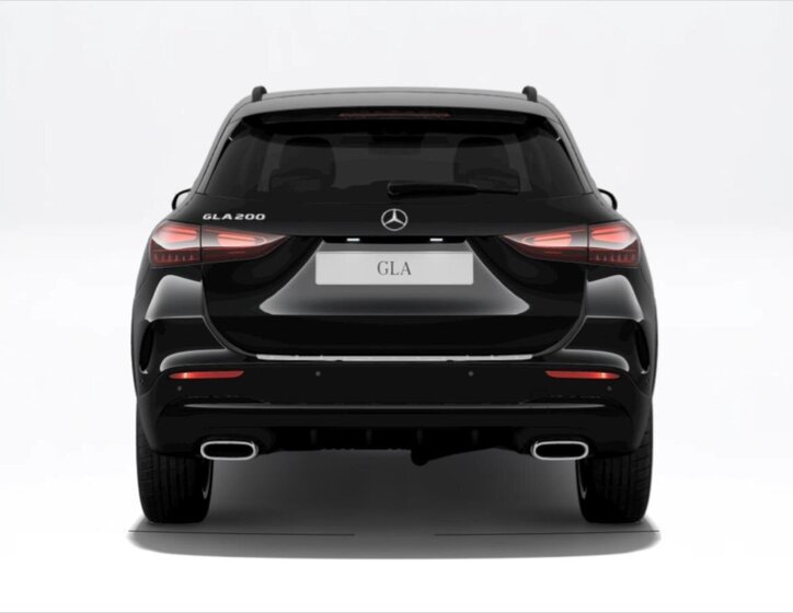 Mercedes-Benz GLA SUV / Terénní 1,3 l 120 kw