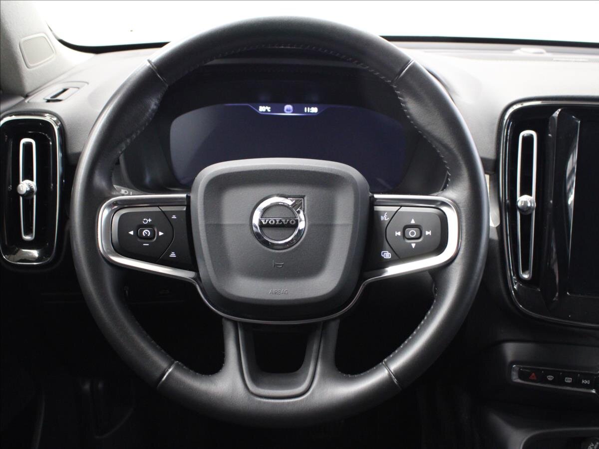 Volvo XC40 SUV / Terénní 2,0 l 182 kw