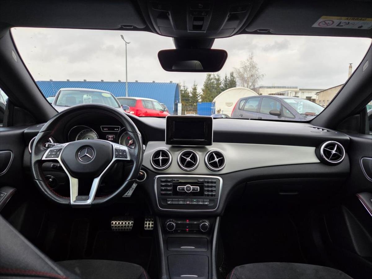 Mercedes-Benz CLA Sedan / Limuzína 1,8 l 100 kw