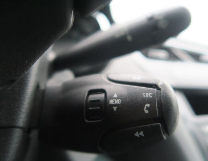 Peugeot 5008 MPV 2,0 l 120 kw